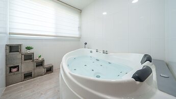 Gyeongju Nollowa Spa Pension