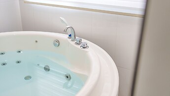 Gyeongju Nollowa Spa Pension