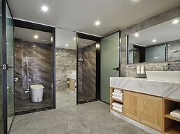 Serenity Valley - Zhangjiajie