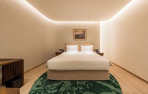 080 Transit Hotel T2