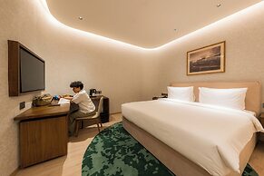 080 Transit Hotel T2