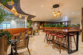 080 Transit Hotel T2