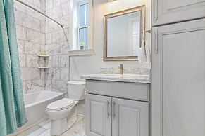 Spacious 4BR Condo with Pool