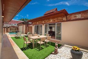 Balinese 3BR Pool Villa Freya in Rawai