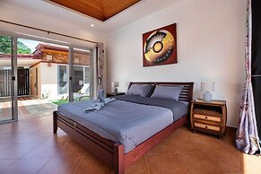 Balinese 3BR Pool Villa Freya in Rawai