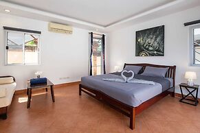 Balinese 3BR Pool Villa Freya in Rawai