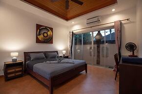 Balinese 3BR Pool Villa Freya in Rawai