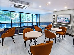 Quinnova Hotel