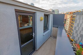 Quinnova Hotel