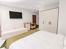 Quinnova Hotel