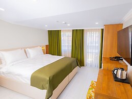 Quinnova Hotel
