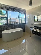 Escapade Lux Guesthouse