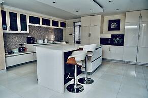 Escapade Lux Guesthouse