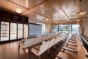 Huajianbo Relangli Hotel