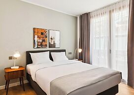 Limehome Piraeus Iris