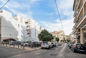 Limehome Piraeus Iris