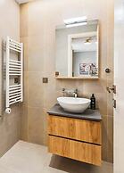 Limehome Piraeus Iris