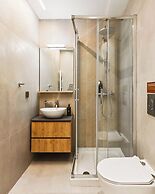 Limehome Piraeus Iris