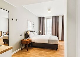 Limehome Piraeus Iris