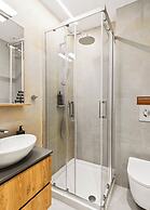 Limehome Piraeus Iris