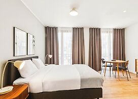 Limehome Piraeus Iris
