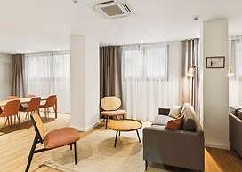 Limehome Piraeus Iris