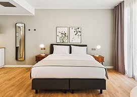 Limehome Piraeus Iris