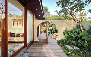 Villa Suarga Des Anicca