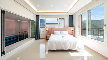 Gapyeong Laonjena Pool Villa