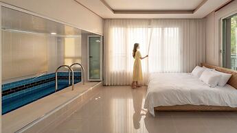 Gapyeong Laonjena Pool Villa
