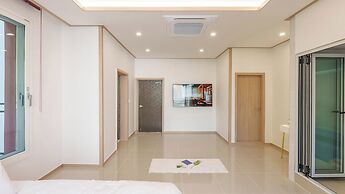 Gapyeong Laonjena Pool Villa