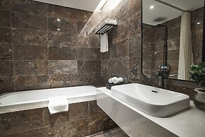 GrandView Hotel & Residence