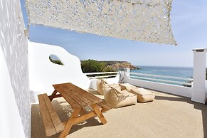 GIOURGAS STUDIOS & APARTMENTS