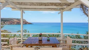 GIOURGAS STUDIOS & APARTMENTS