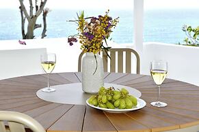 GIOURGAS STUDIOS & APARTMENTS