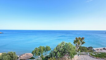 GIOURGAS STUDIOS & APARTMENTS