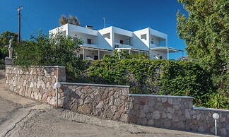 GIOURGAS STUDIOS & APARTMENTS