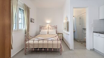 GIOURGAS STUDIOS & APARTMENTS