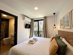 ZUR Boutique Hostel