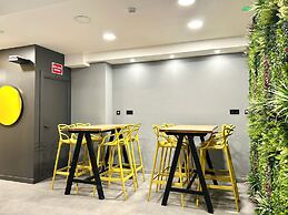ZUR Boutique Hostel