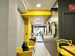 ZUR Boutique Hostel