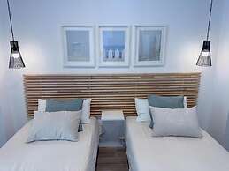 ZUR Boutique Hostel