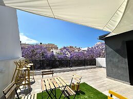 ZUR Boutique Hostel
