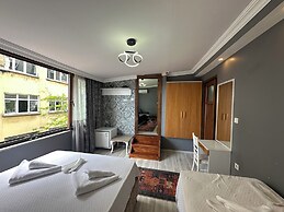GUR ROYAL HOTEL