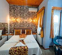 GUR ROYAL HOTEL