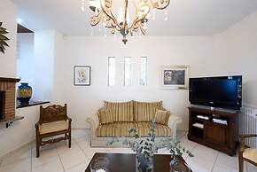 Escape Villa in Melissochori