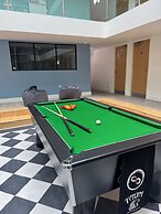 St Andrews Church by Elite