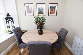 Stylish 3-bed Apartment in the Heritage Quarter