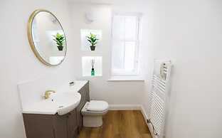 Stylish 3-bed Apartment in the Heritage Quarter