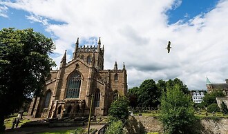 Stylish 3-bed Apartment in the Heritage Quarter